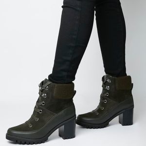 Ugg Redwood Ankle Boot, US size 6, Black, Suede